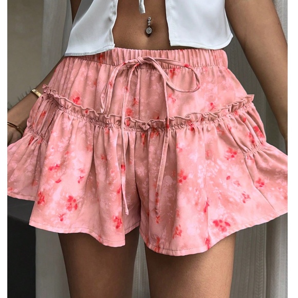 Boho Floral Print Ruffle Detail Stretchy Waist Shorts - Picture 4 of 10